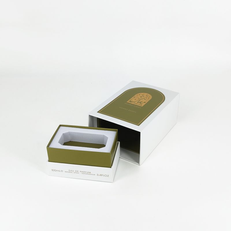Ang Gold Foil Embossed Perfume Box na may Eva Tray, Rigid Base, at Sleek Lid Design HP031