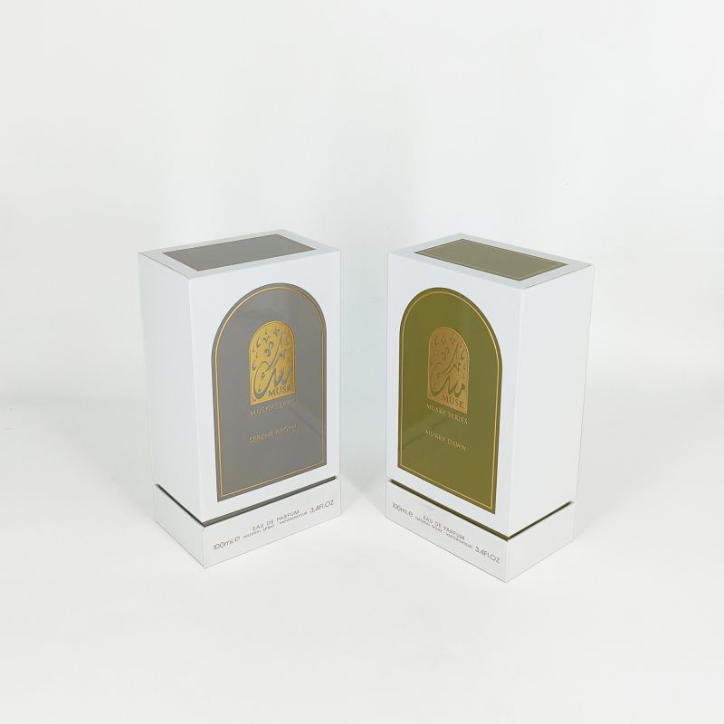 Ang Gold Foil Embossed Perfume Box na may Eva Tray, Rigid Base, at Sleek Lid Design HP031