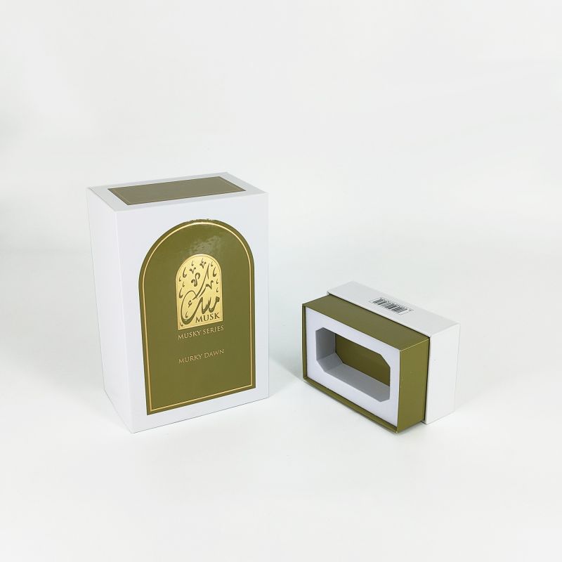 Ang Gold Foil Embossed Perfume Box na may Eva Tray, Rigid Base, at Sleek Lid Design HP031